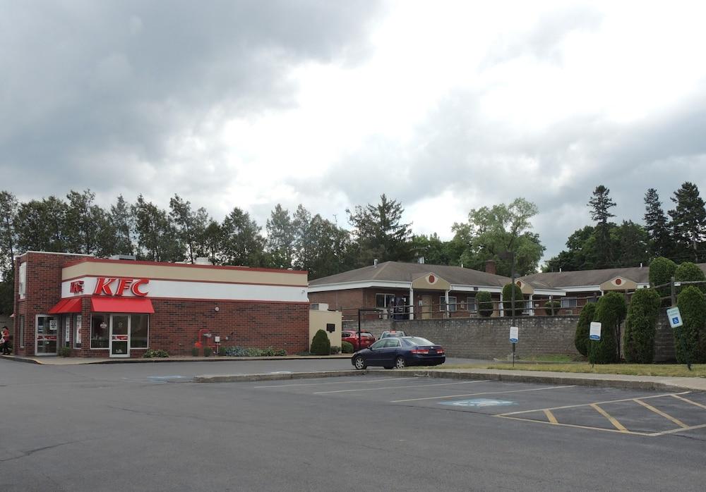 Econo Lodge Dewitt I-90 Exterior foto