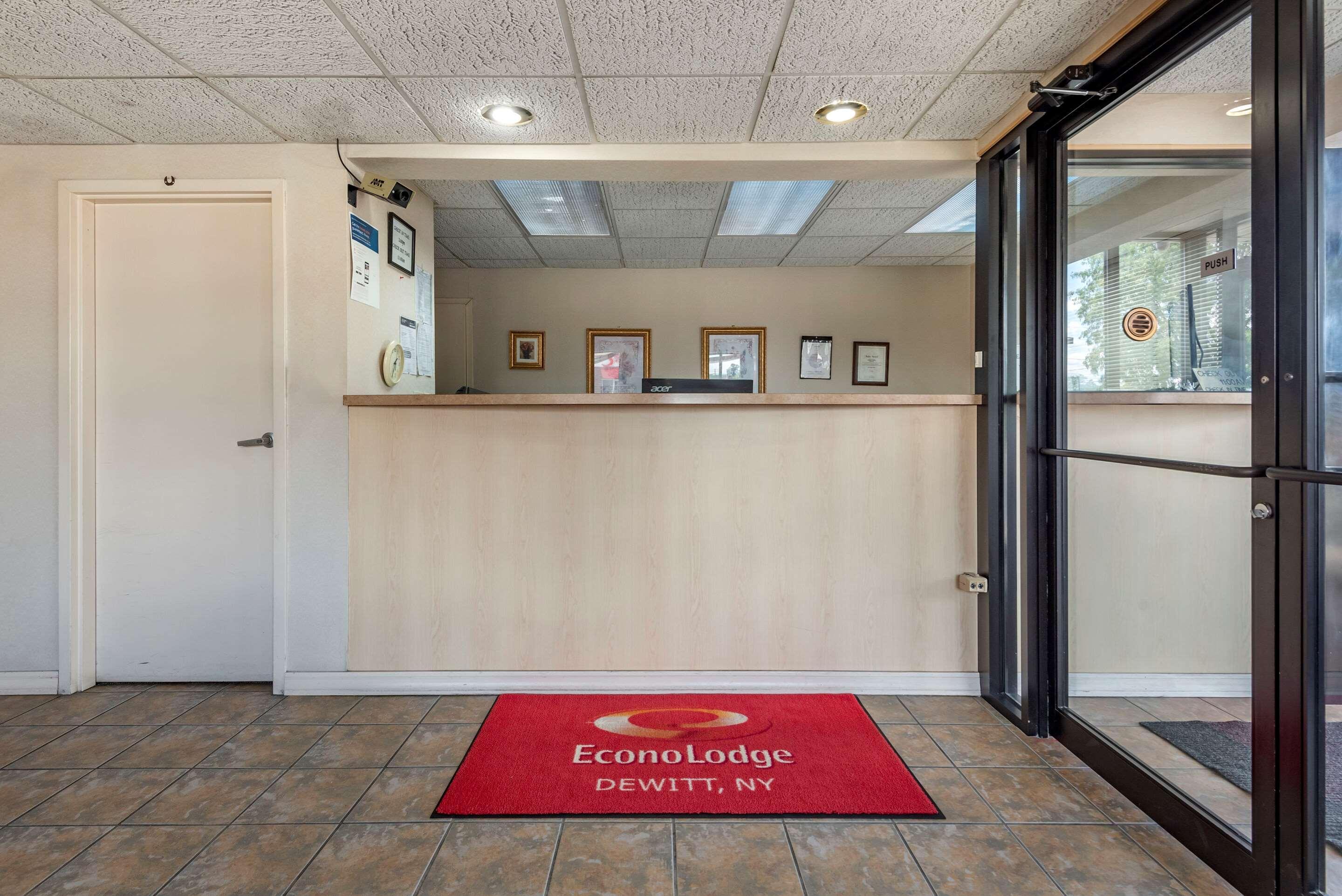 Econo Lodge Dewitt I-90 Exterior foto